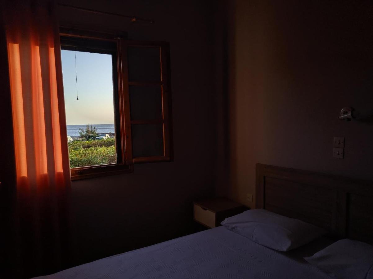 Tramonto Nel Delfini Apartment Kini Exterior foto