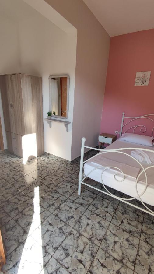 Tramonto Nel Delfini Apartment Kini Exterior foto