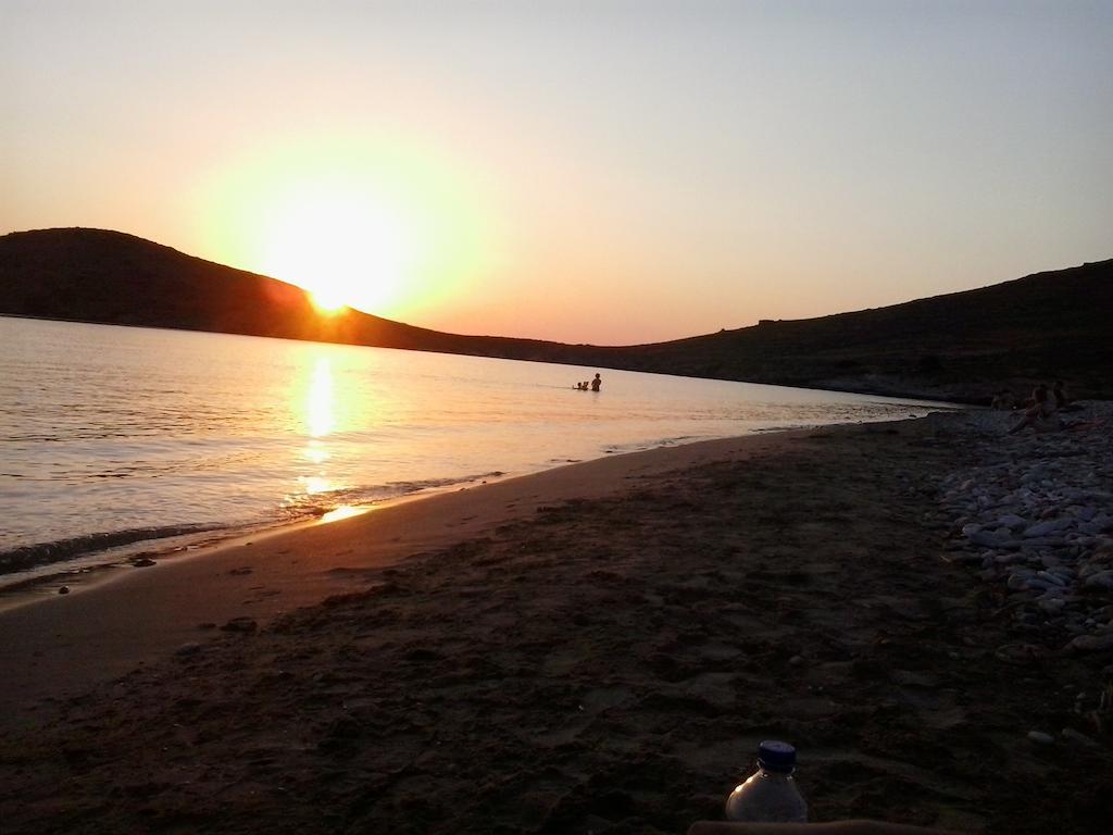 Tramonto Nel Delfini Apartment Kini Exterior foto