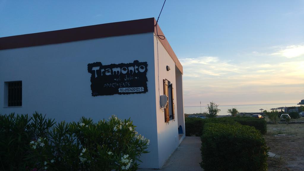 Tramonto Nel Delfini Apartment Kini Exterior foto