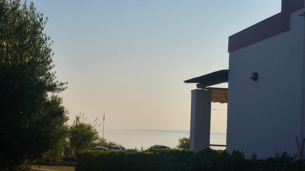 Tramonto Nel Delfini Apartment Kini Exterior foto